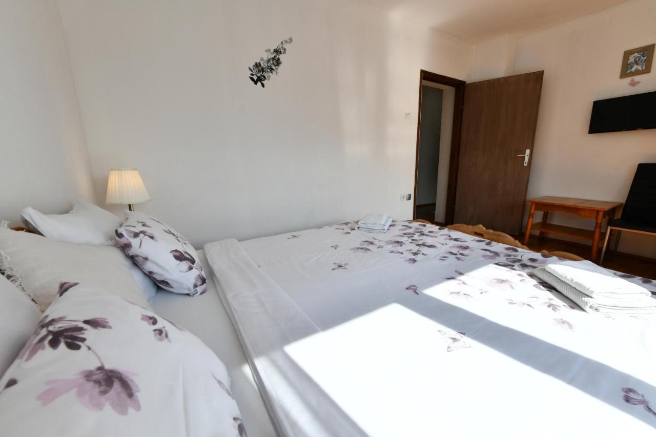 Apartment Marija Zupan ราโควิซา ภายนอก รูปภาพ